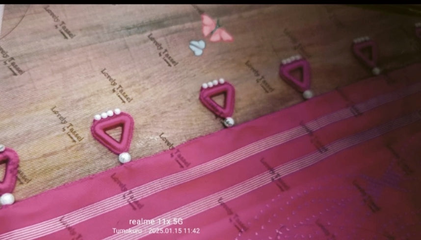 Triangle shape lplastic ring for saree kuch ( pack of 30 gram ) approx 27 pices