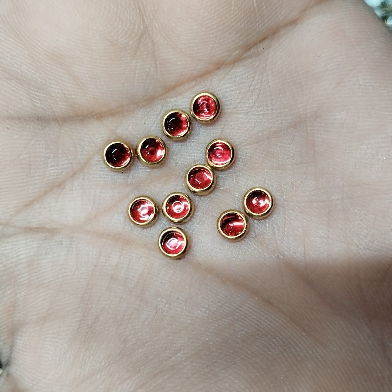 4mm Red Colour Flat Kundan Stones , Clips ,Fitting Stone – Red Color, Round Shape, 20-Gram Pack for Craft, Jewellery, Bangles, and Embroidery Work