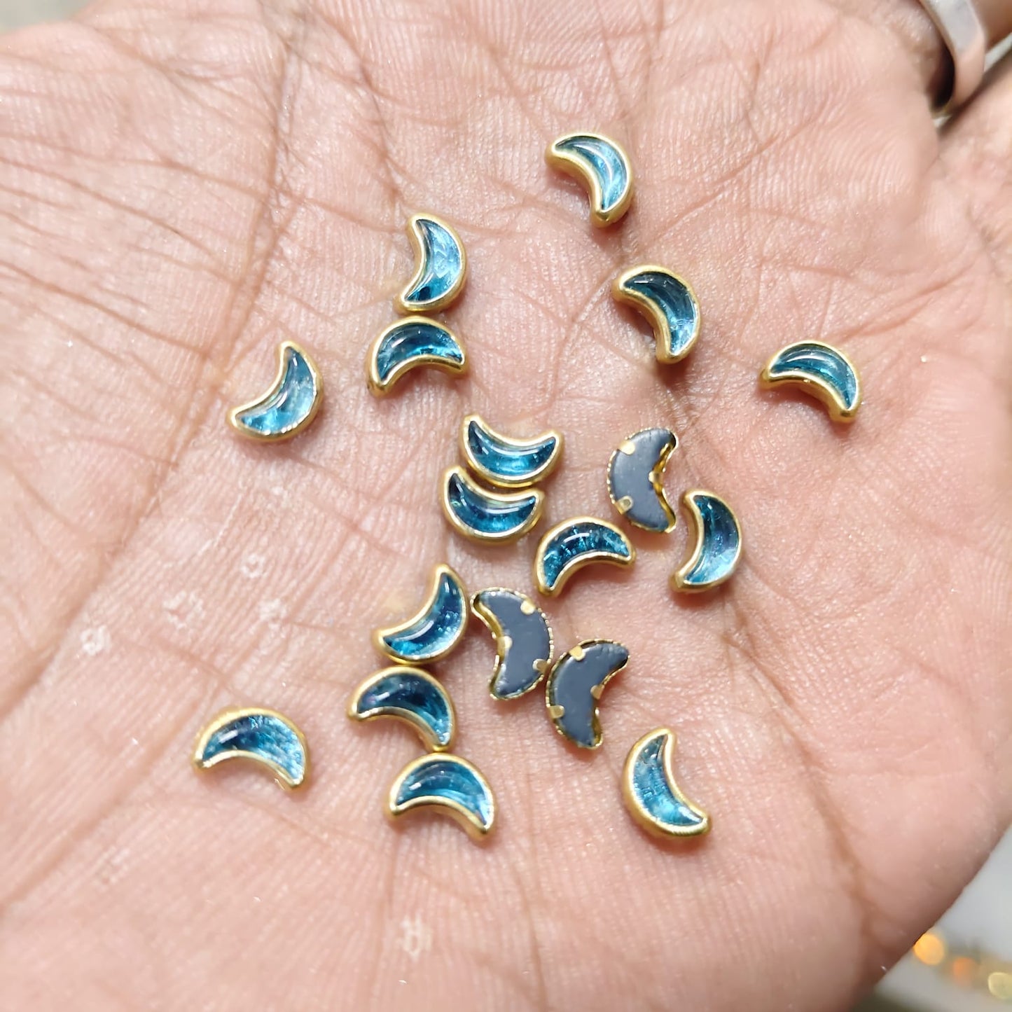 Moon Shape Light Blue Fitting Stones for Aari Work, Silk Thread Bangles & Jewellery Making | Crescent Kundan Stones Gold Finish | Pack of 20g & 50g – Kavitha Enterprises