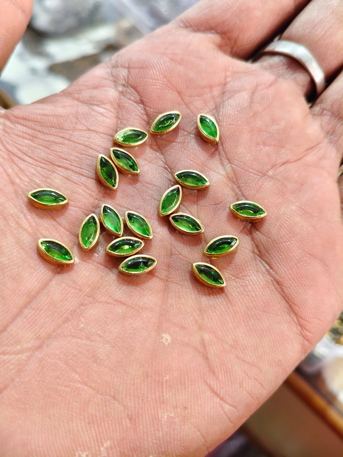 Big Size Eye Shape Emerald Parrot Green Fitting Stones for Silk Thread Bangles, Aari Work & Jewellery Making | Gold Finish | Pack of 20g & 50g – Kavitha Enterprises