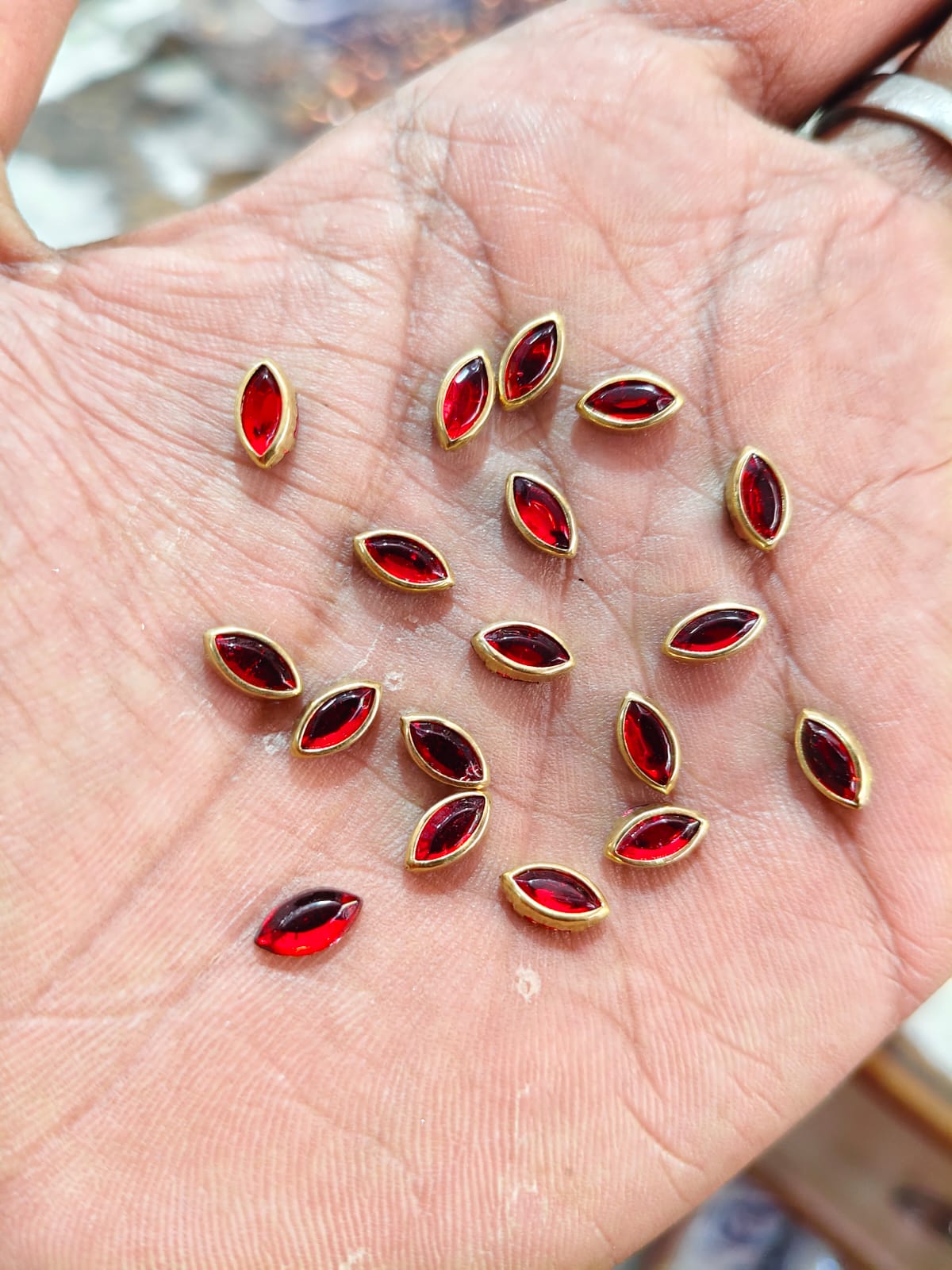 Big Size Eye Shape Ruby Red Fitting Stones for Silk Thread Bangles, Aari Work & Jewellery Making | Gold Finish | Pack of 20g & 50g – Kavitha Enterprises