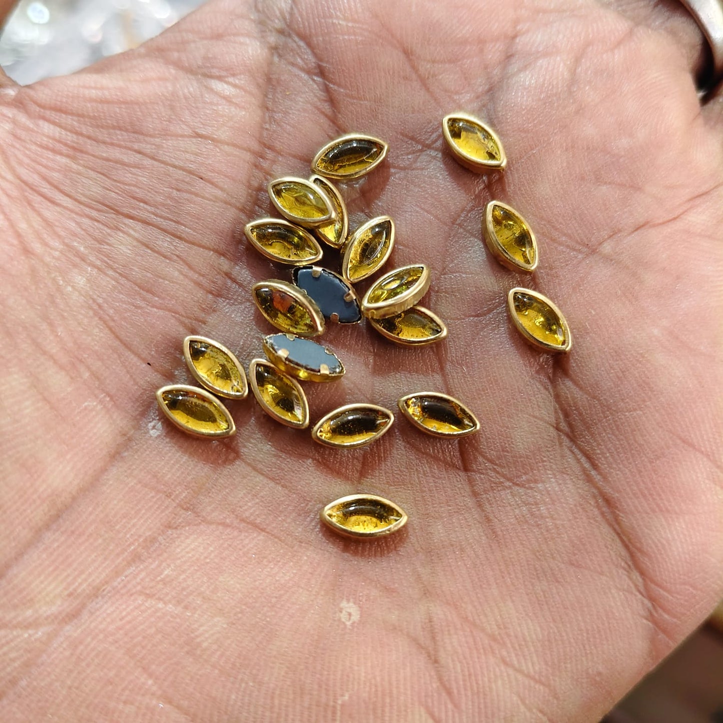 Big Size Eye Shape Golden Yellow Fitting Stones for Silk Thread Bangles, Aari Work & Jewellery Making | Gold Finish | Pack of 20g & 50g – Kavitha Enterprises