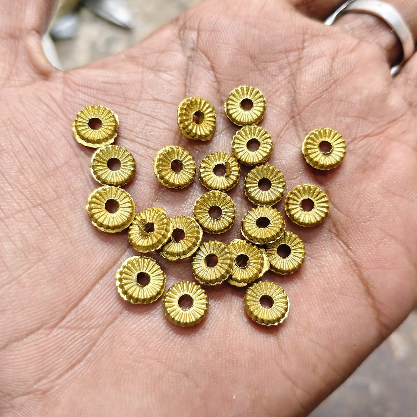 Acrylic Dull Gold Round Disc Designer Beads for Aari Work, Embroidery & Jewellery Making | Matte Finish | 50g – Kavitha Enterprises