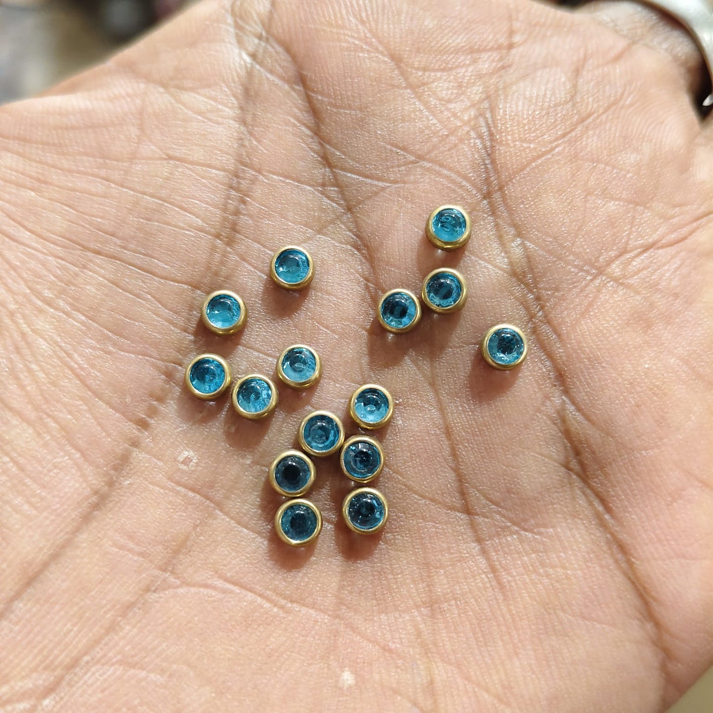 4mm SKY blue Colour Flat Kundan Stones , Clips ,Fitting Stone – Red Color, Round Shape, 20-Gram Pack for Craft, Jewellery, Bangles, and Embroidery Work