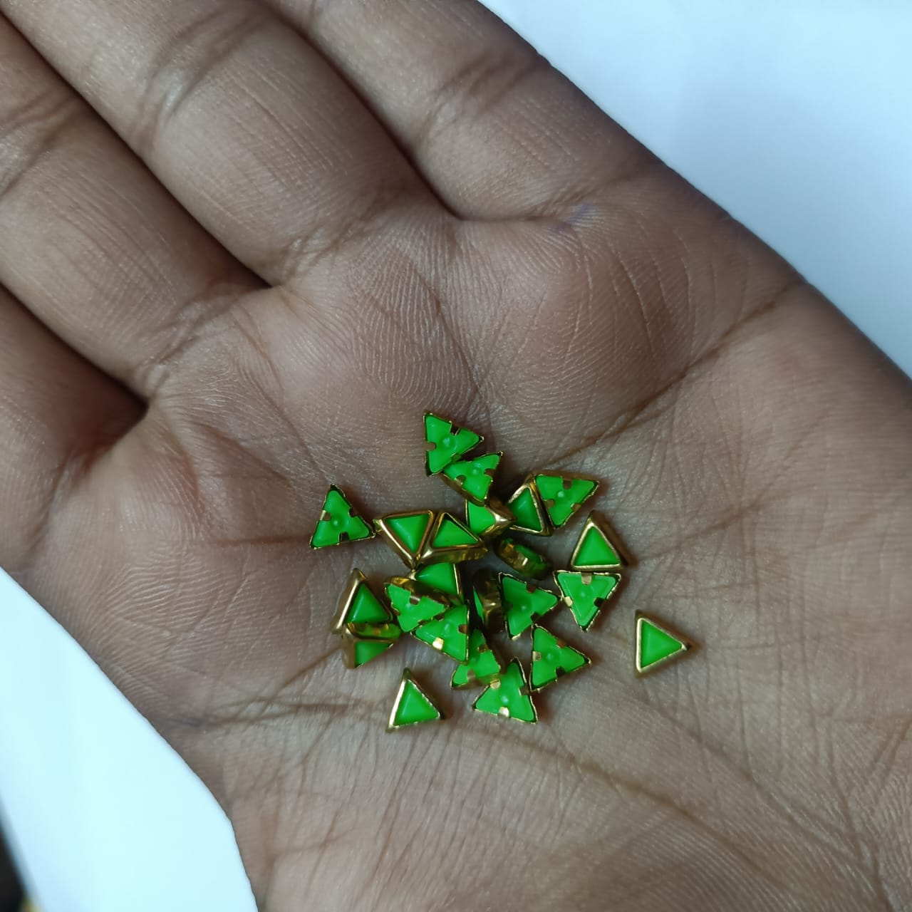 4x4MM Traingle Shape Clip Stones for Aari Embroidery and Jewelry Making (20g Pack) - Available in Red, Green, Pink, Yellow, Purple, Blue, and More