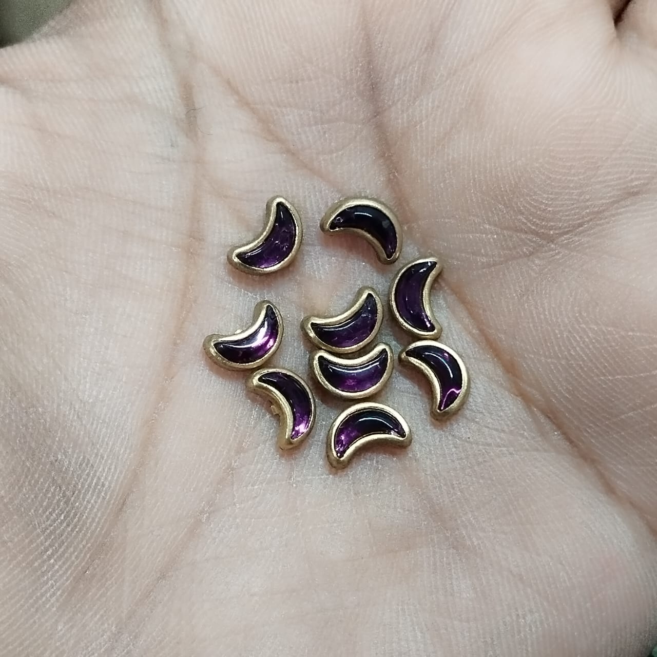 Flat Kundan Stones purple colour – Half Moon Shape, 20-Gram Pack for Craft, Jewellery, Bangles, and Embroidery Work