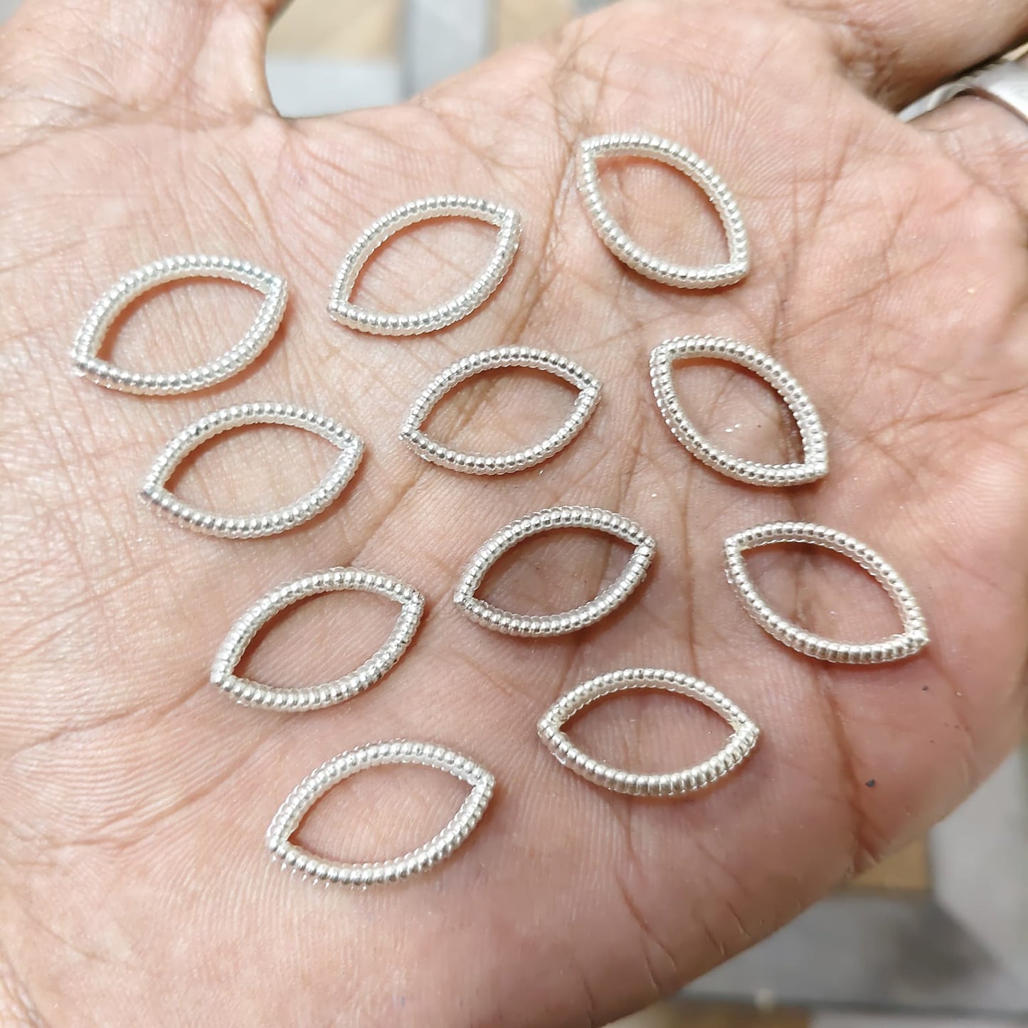 Silver Oval Plastic Ring Beads for Saree Tassels, Jewellery Making & Craft Work – 25 Gram Pack | Kavitha Enterprises