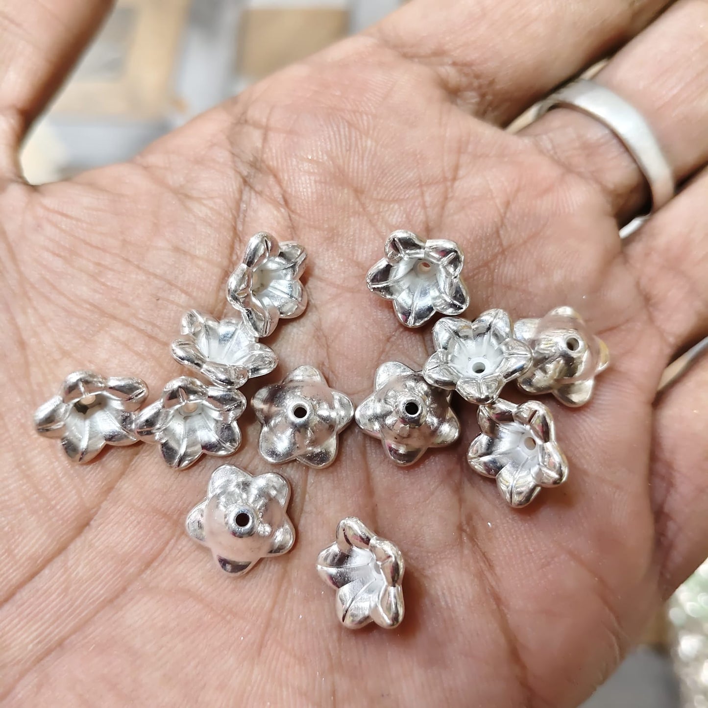 Silver Flower Shape Plastic Bead Caps for Saree Tassels, Jewellery Making & Craft – 25 Gram Pack | Kavitha Enterprises