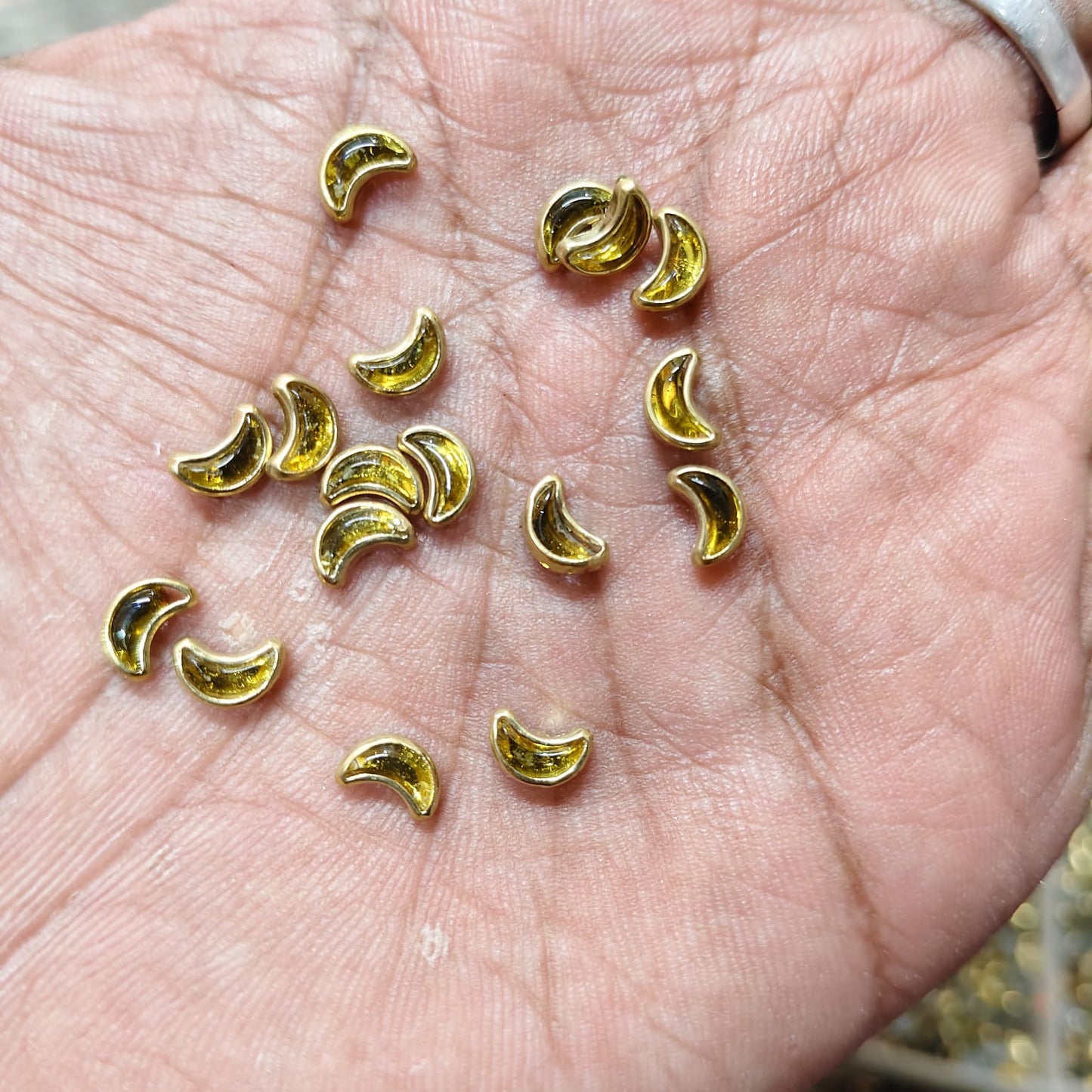 Moon Shape Golden Fitting Stones for Aari Work, Silk Thread Bangles & Jewellery Making | Crescent Kundan Stones Gold Finish | Pack of 20g & 50g – Kavitha Enterprises