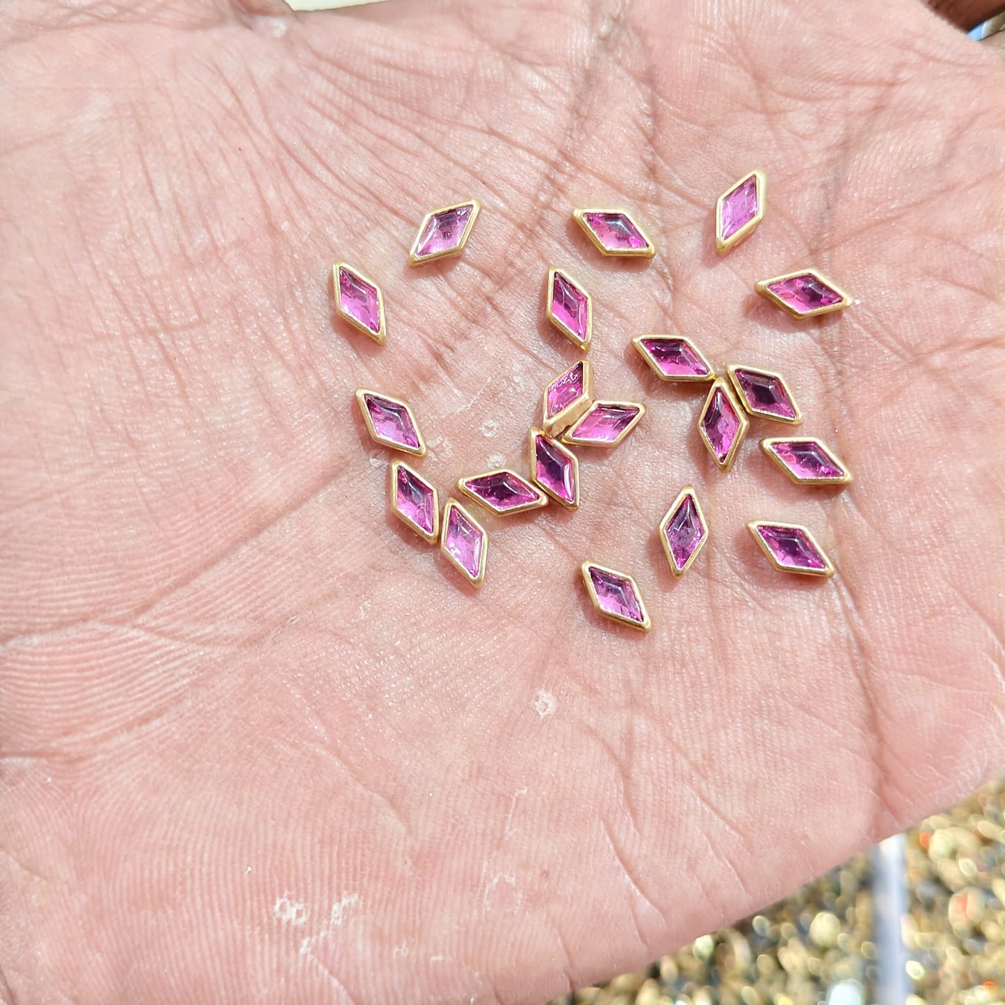 8x5MM Flat Kundan Stones Rhombus Shape Light Pink Diamond Cut Stones for Aari Work, Jewellery Making & Silk Thread Bangles | Gold Finish | 20 Gram – Kavitha Enterprises