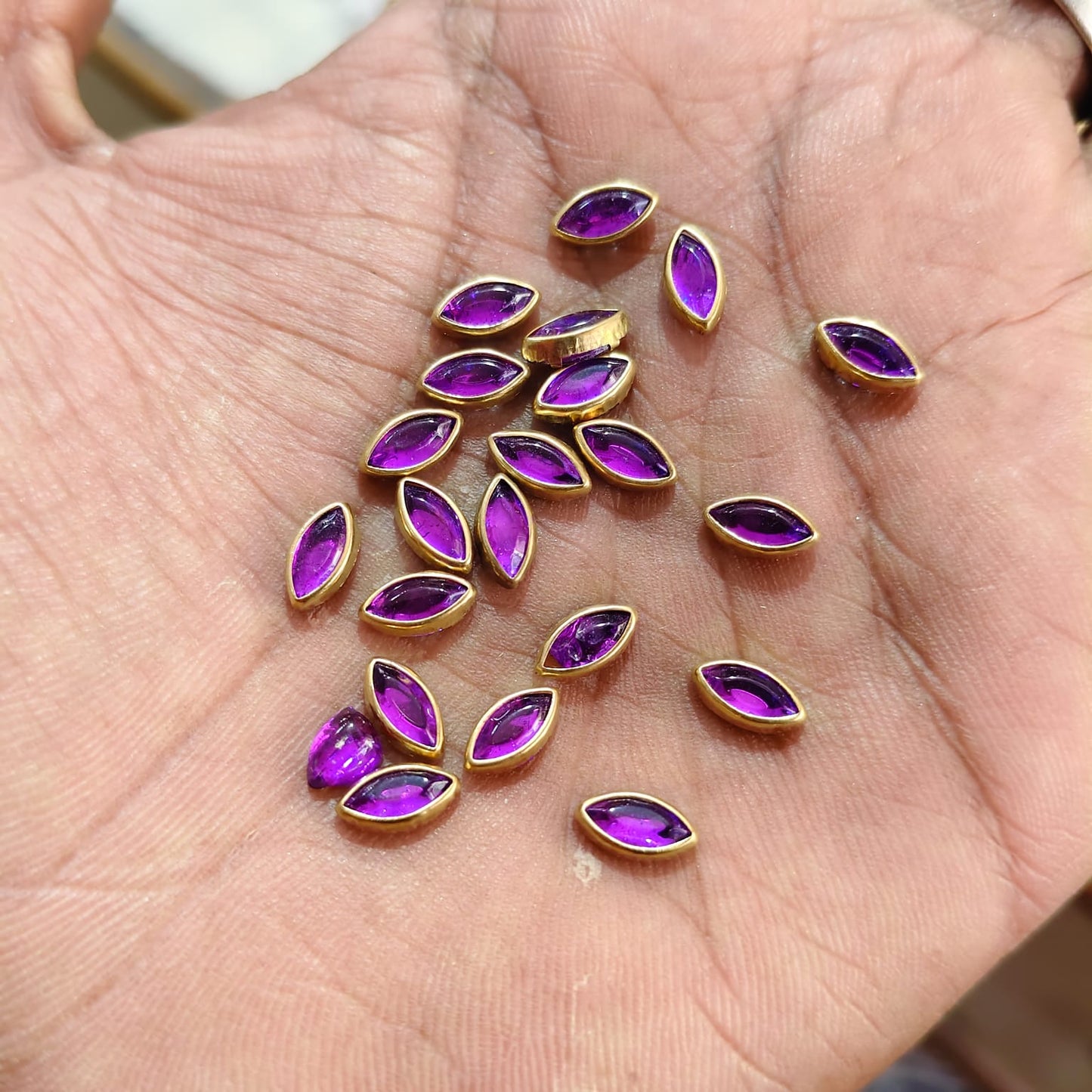 Big Size Eye Shape Royal Purple Fitting Stones for Silk Thread Bangles, Aari Work & Jewellery Making | Gold Finish | Pack of 20g & 50g – Kavitha Enterprises