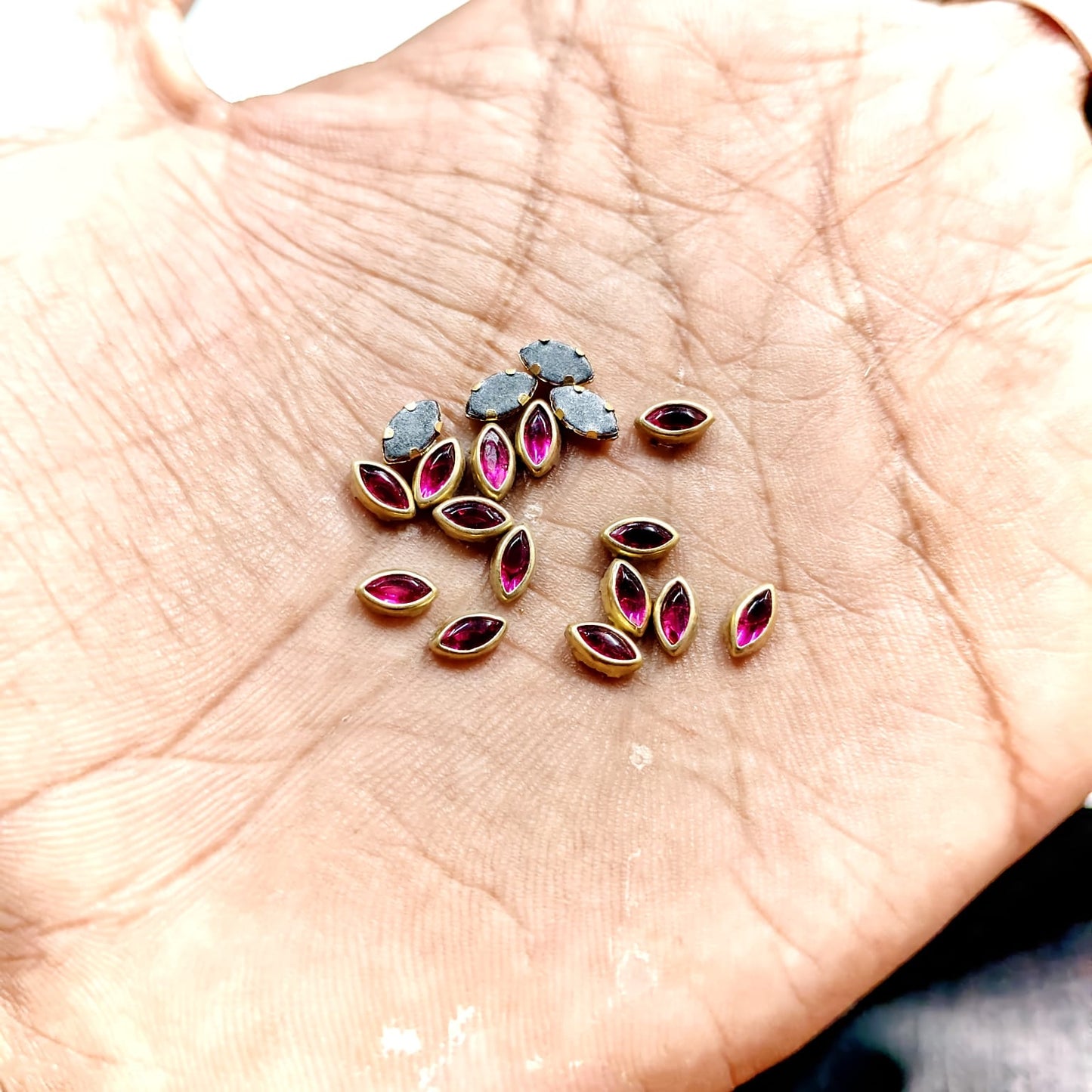 3x6MM Ruby Red Eye Shape Fitting Stones for Aari Work, Silk Thread Bangles & Jewellery Making | Navette Kundan Stones Gold Finish | Pack of 20g & 50g – Kavitha Enterprises