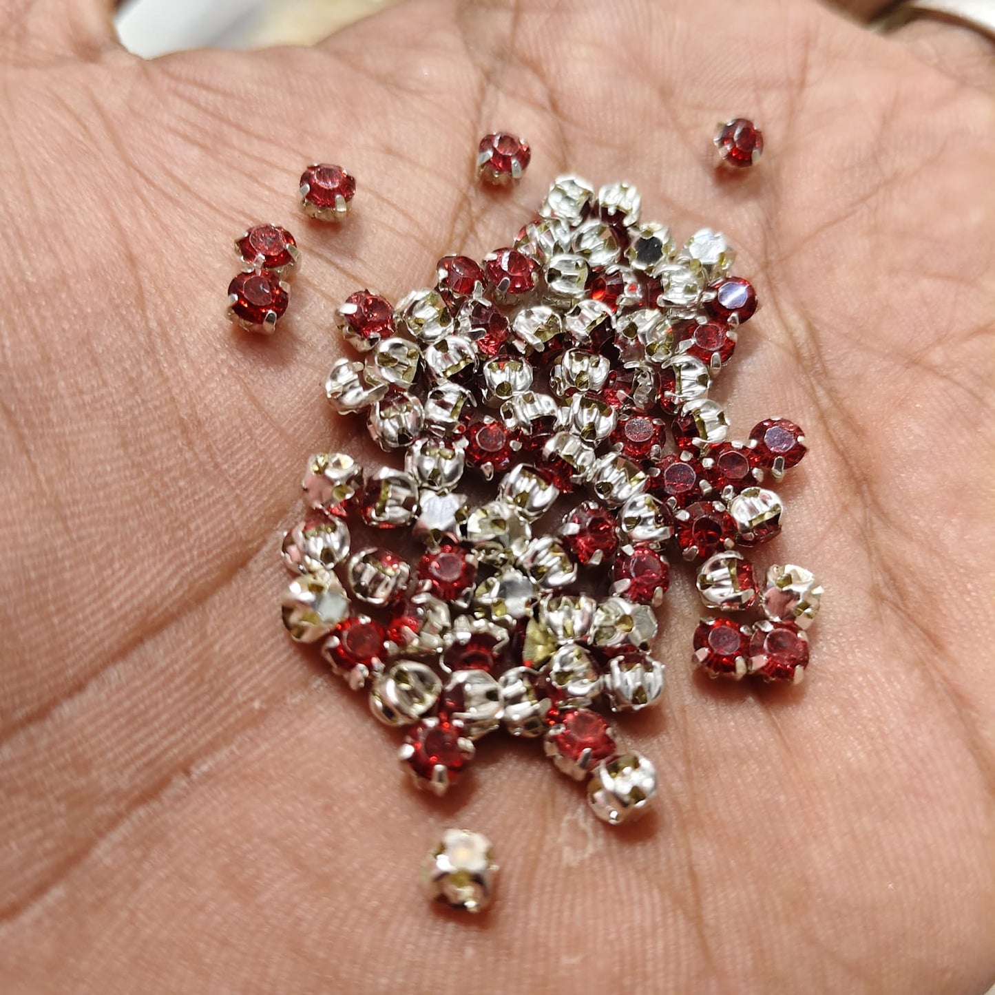 4mm Multicolour Clip Stones for Aari Work & Jewellery Making | Green, Red, Yellow, Blue, Peach & Pista Kundan Setting Stones | Pack of 10g (Approx. 230 Pieces) – Kavitha Enterprises