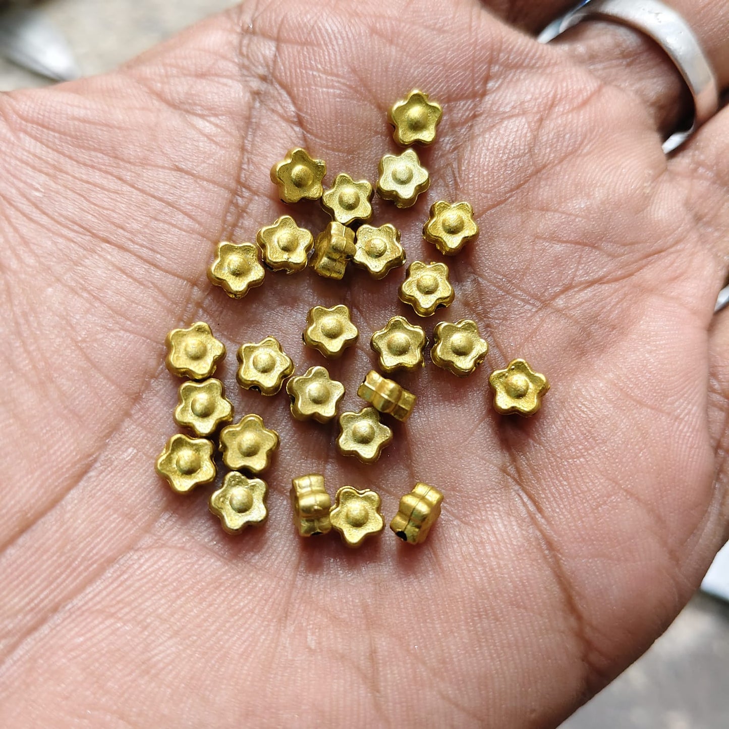 Acrylic Dull Gold Flower Shape Beads for Aari Work, Embroidery & Jewellery Making | Matte Finish | 50g – Kavitha Enterprises