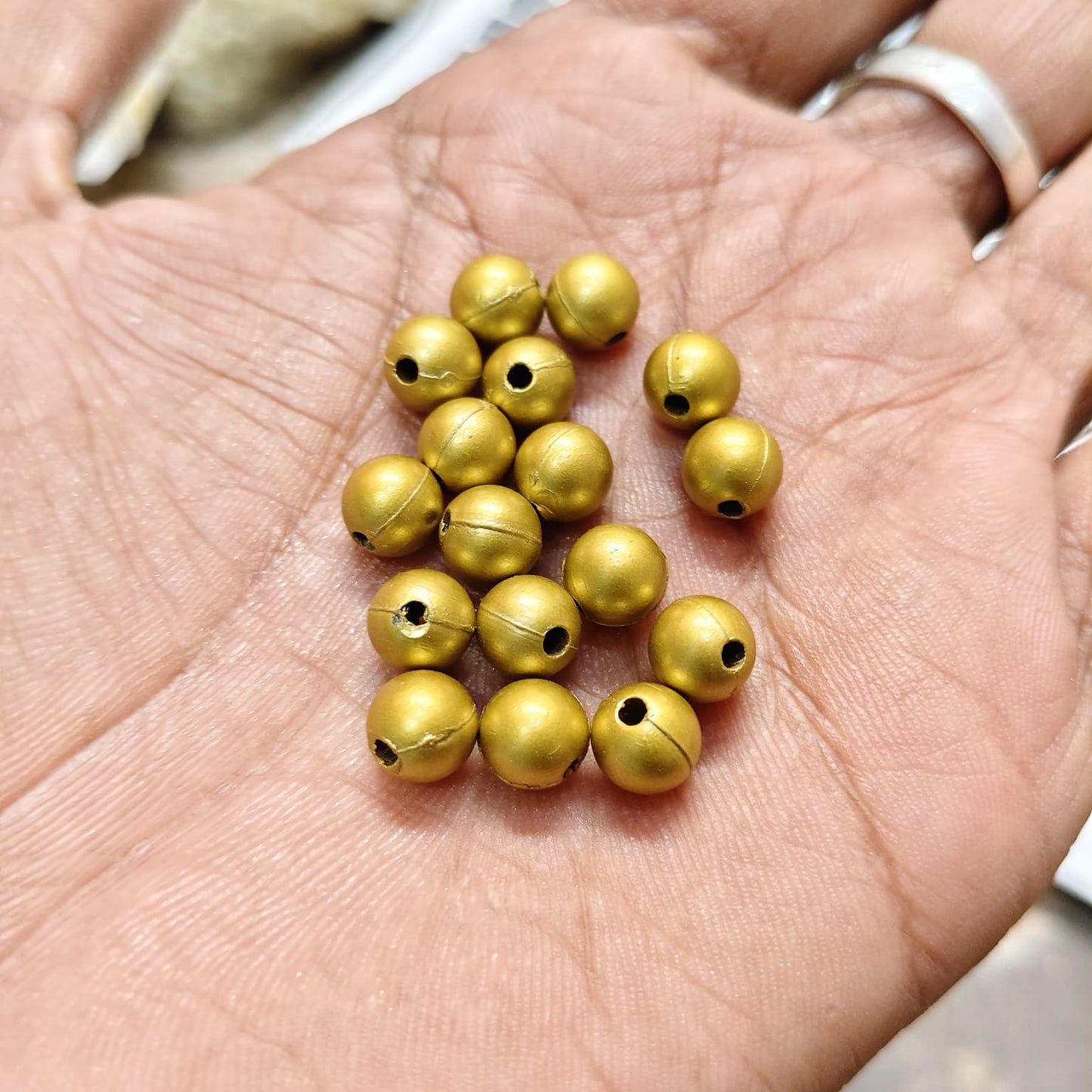 8mm, Acrylic Dull Gold Round Plain Beads for Jewellery Making, Saree Tassels & Aari Work | Matte Finish | 50g – Kavitha Enterprises